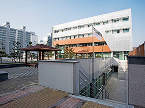 쾌적한 교육 환경 제공